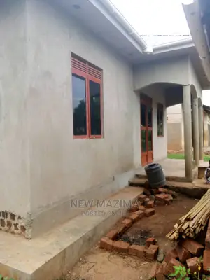 2bdrm House in Ntebe Rd Kawuku, Division a for Sale
