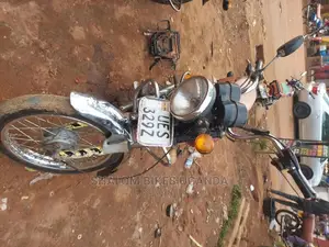 Bajaj Pulsar RS200 2020 Yellow