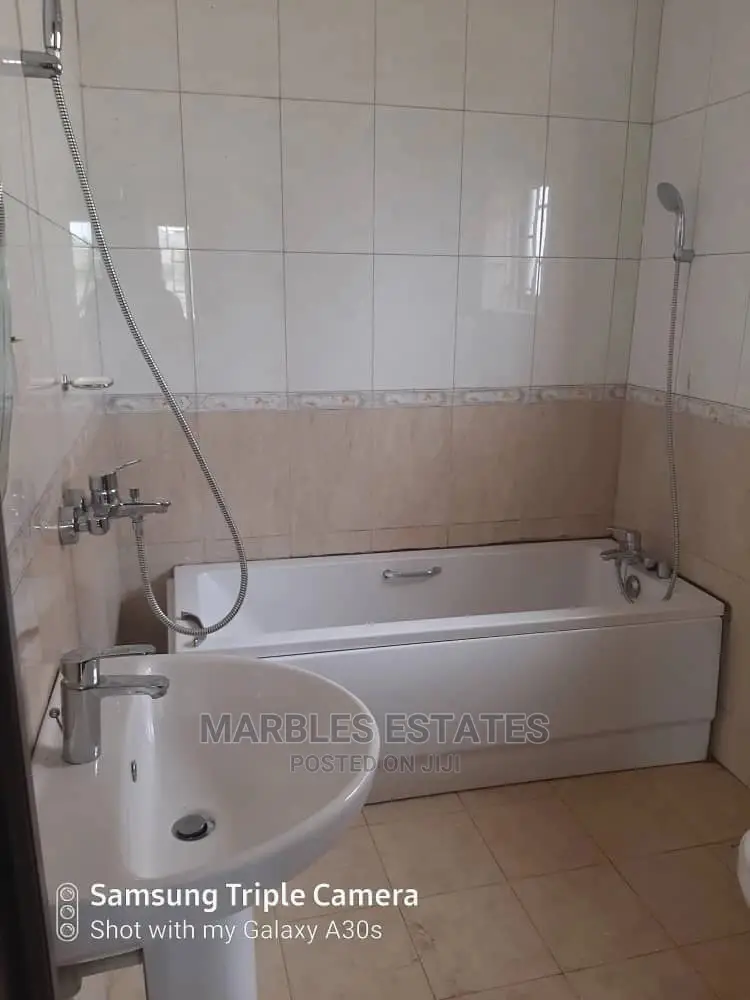 5bdrm Maisonette in Munyonyo, Central Division for Rent