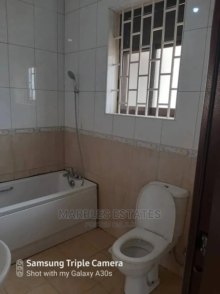 5bdrm Maisonette in Munyonyo, Central Division for Rent