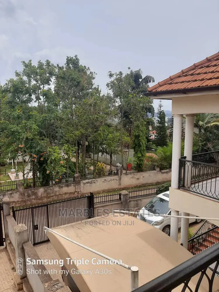 5bdrm Maisonette in Munyonyo, Central Division for Rent