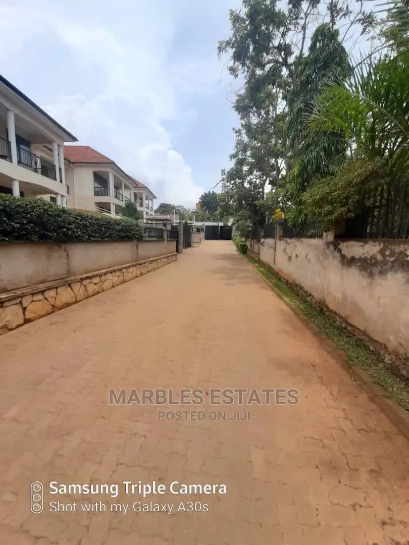 5bdrm Maisonette in Munyonyo, Central Division for Rent
