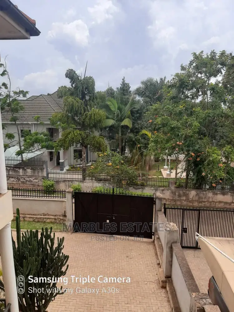 5bdrm Maisonette in Munyonyo, Central Division for Rent