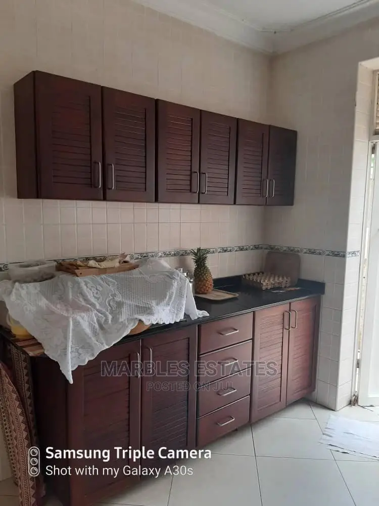 5bdrm Maisonette in Munyonyo, Central Division for Rent