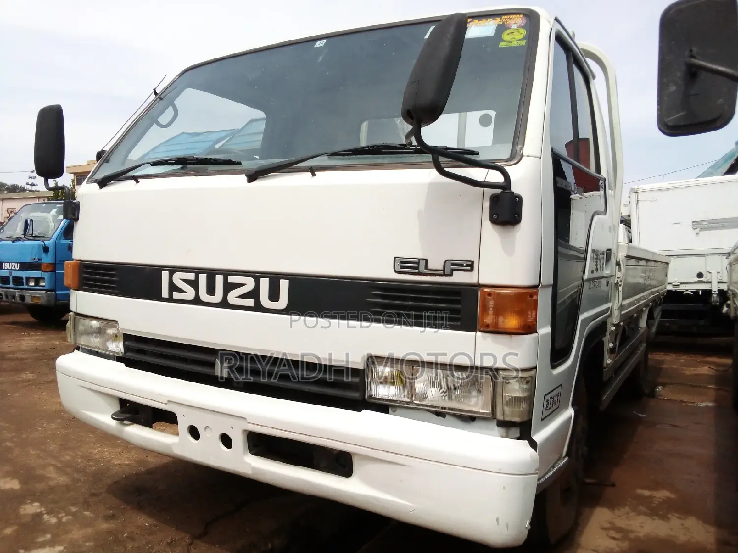 Isuzu ELF Truck 1992 White