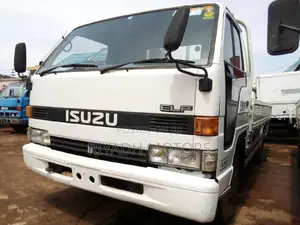 Isuzu ELF Truck 1992 White