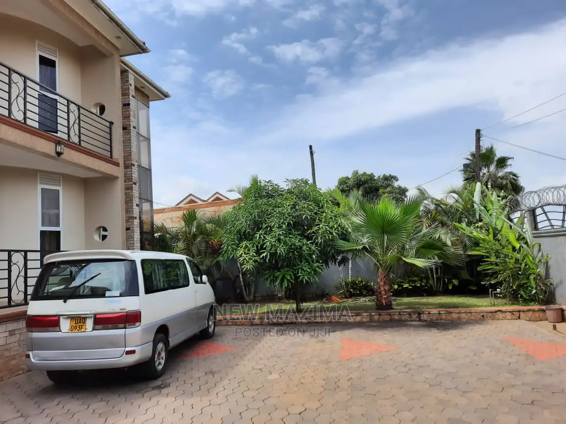 5bdrm House in Muyenga Heights, Division a for Sale