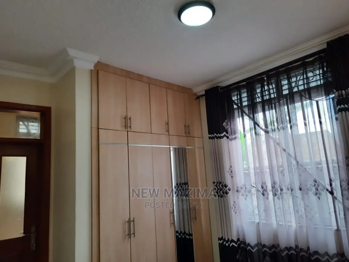 5bdrm House in Muyenga Heights, Division a for Sale
