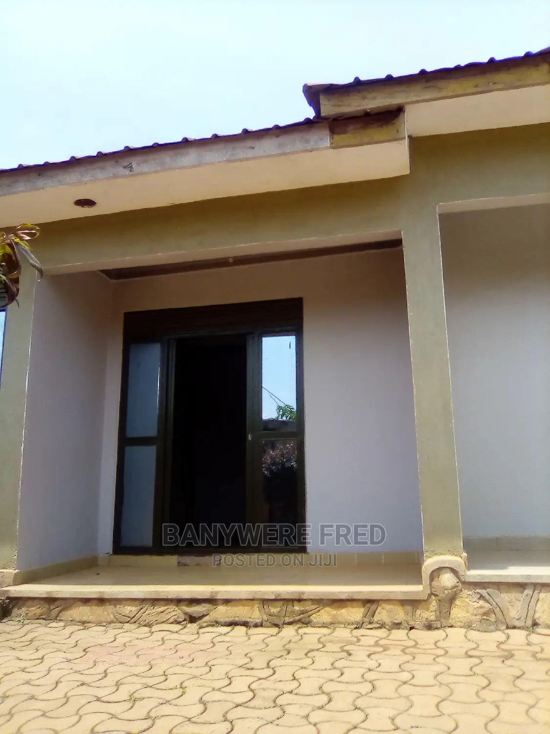 Furnished 1bdrm Bungalow in Kira for Rent