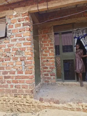 2bdrm House in Salaama Munyonyo Rd, Division a for Sale