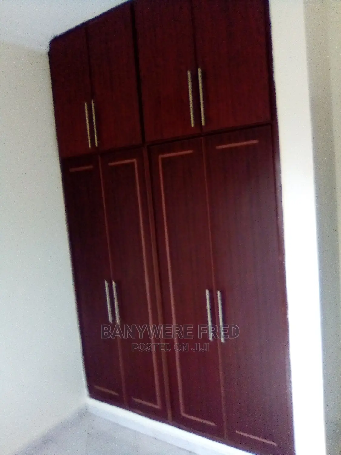 Furnished 6bdrm Apartment in Kira for Sale