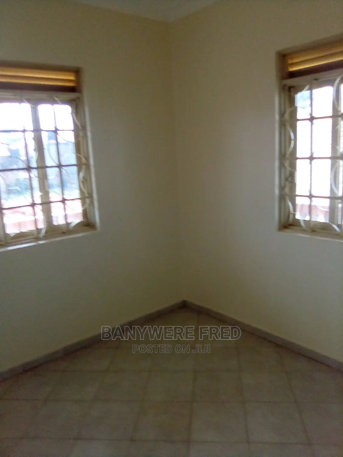 Furnished 6bdrm Apartment in Kira for Sale