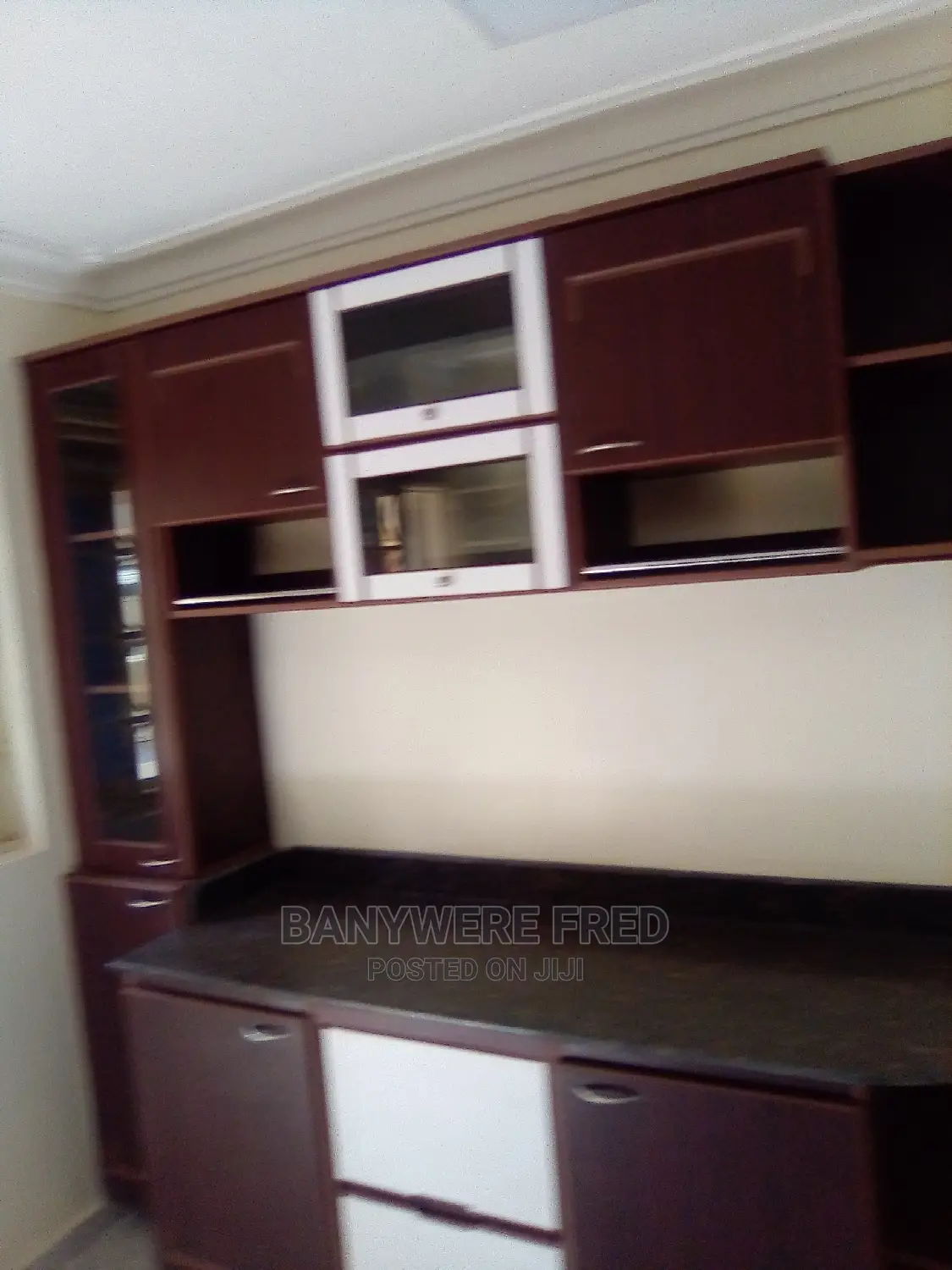 Furnished 6bdrm Apartment in Kira for Sale
