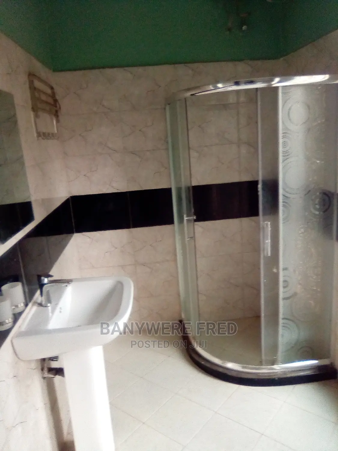 Furnished 5bdrm Apartment in Kira for Sale