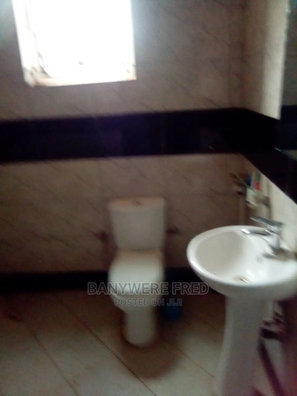Furnished 5bdrm Apartment in Kira for Sale