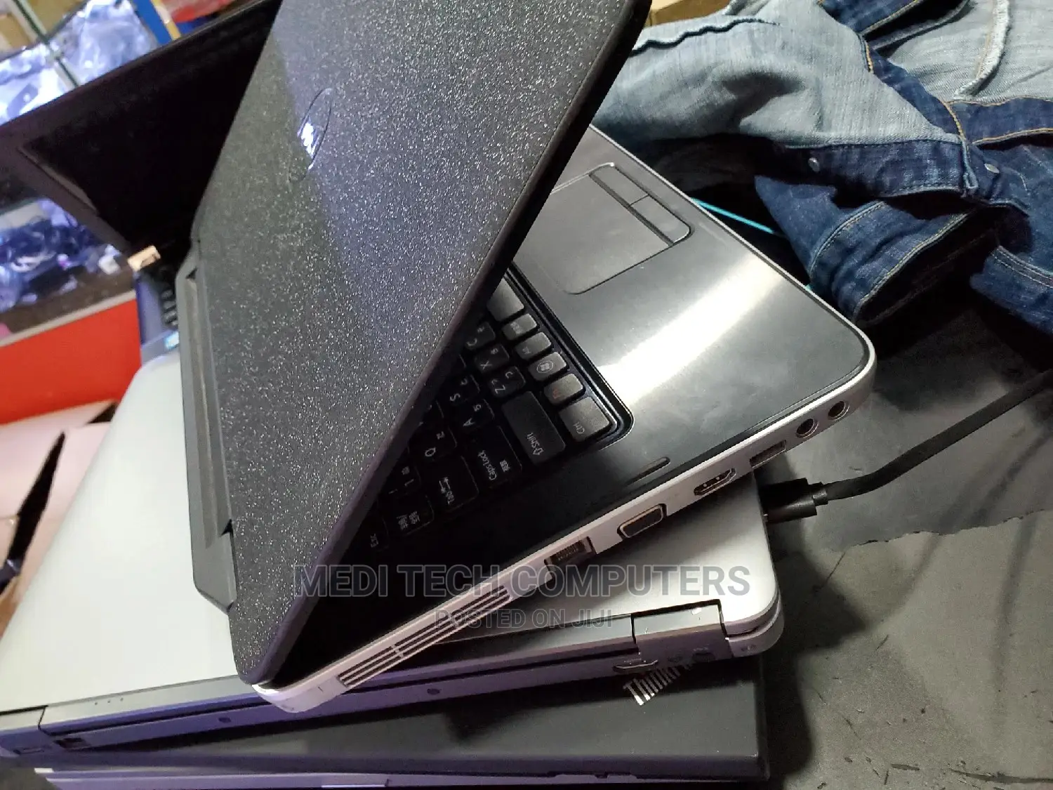 Laptop Dell Vostro 2520 4GB Intel Core I5 HDD 500GB