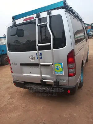 Toyotahiace
