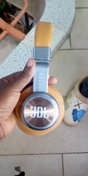 JBL J661 Headphones
