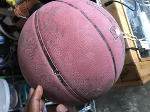 UK Used Spalding Basketball
