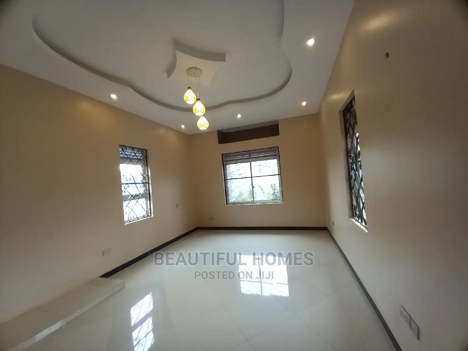 Furnished 4bdrm Bungalow in Kira Tarmacked for Sale