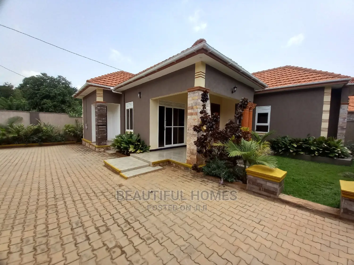 Furnished 4bdrm Bungalow in Kira Tarmacked for Sale
