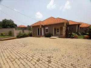 Furnished 4bdrm House in Kira Tarmack Wealthy for Sale