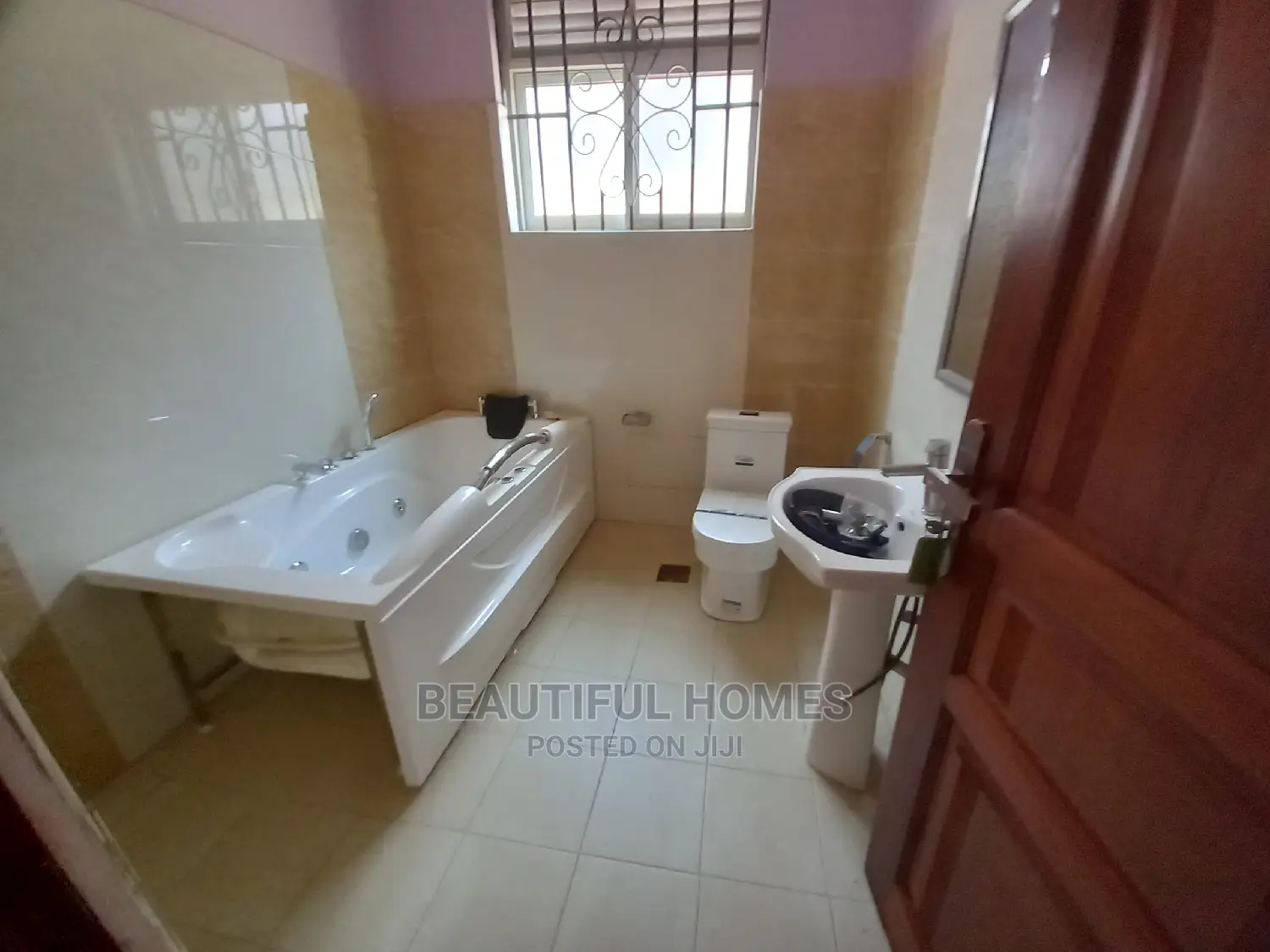 Furnished 4bdrm Bungalow in Kira Corporate for sale