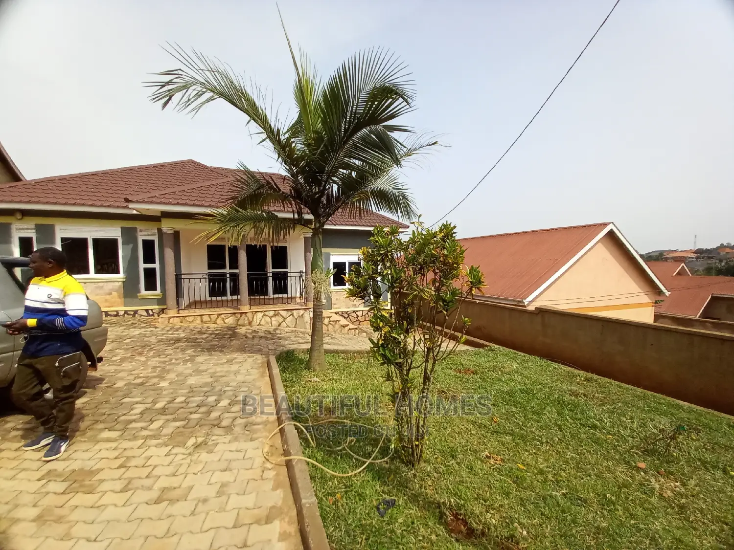 Furnished 4bdrm House in Kira Palatial Estate for Sale