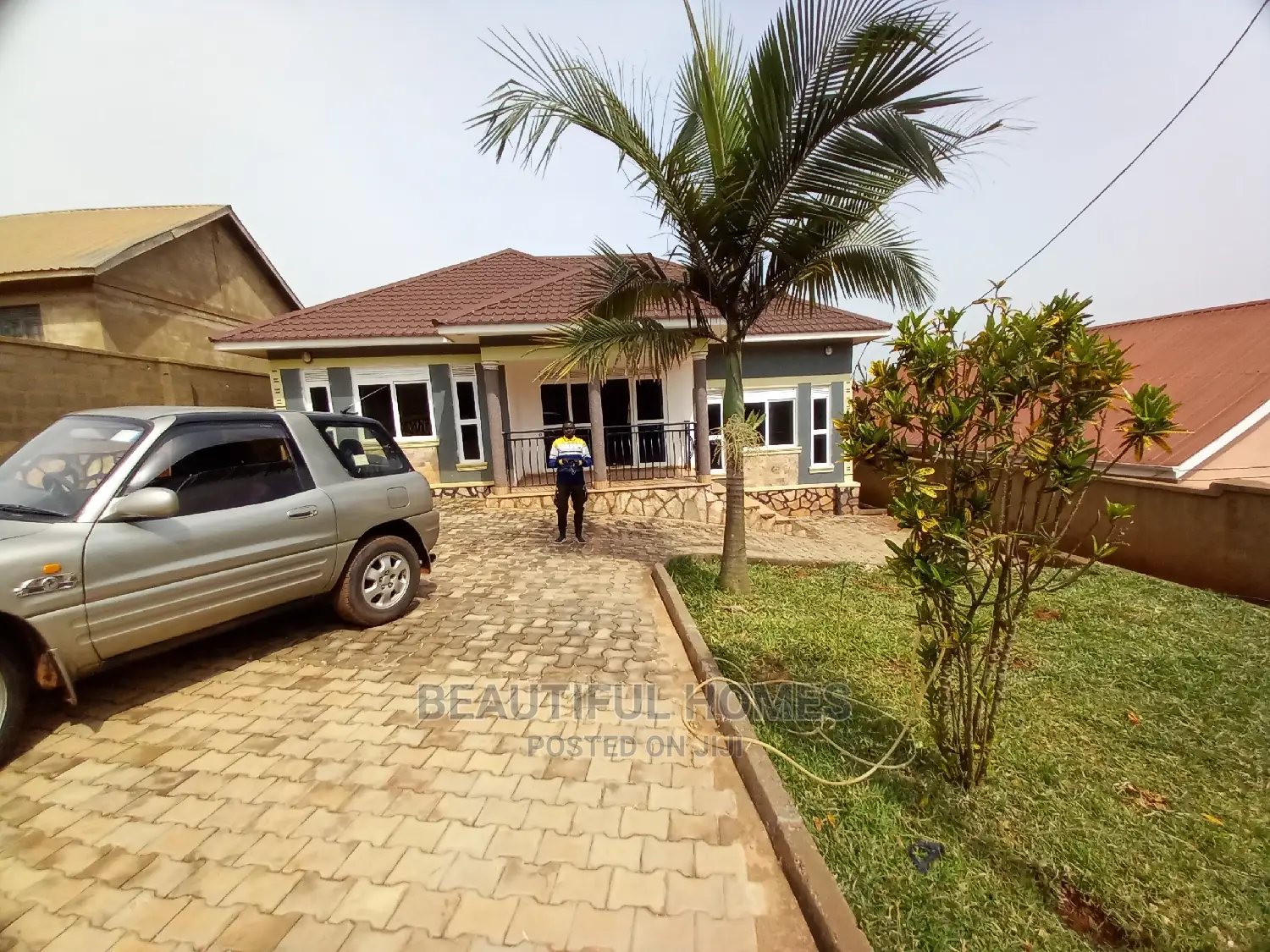 Furnished 4bdrm House in Kira Palatial Estate for Sale