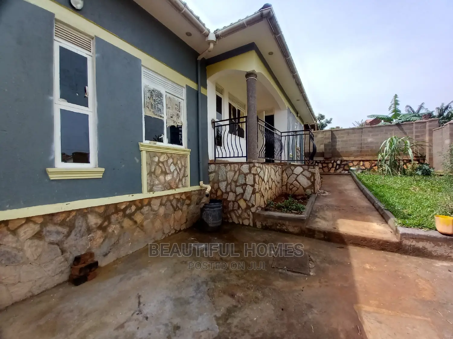 Furnished 4bdrm House in Kira Palatial Estate for Sale
