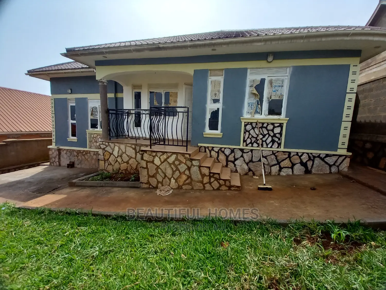Furnished 4bdrm House in Kira Palatial Estate for Sale