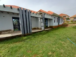 Furnished 4bdrm Bungalow in Kira Corporate Area for Sale