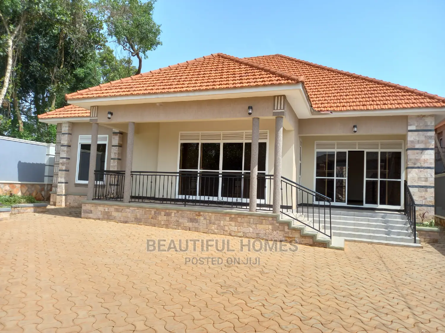 Furnished 4bdrm House in Kira for Sale