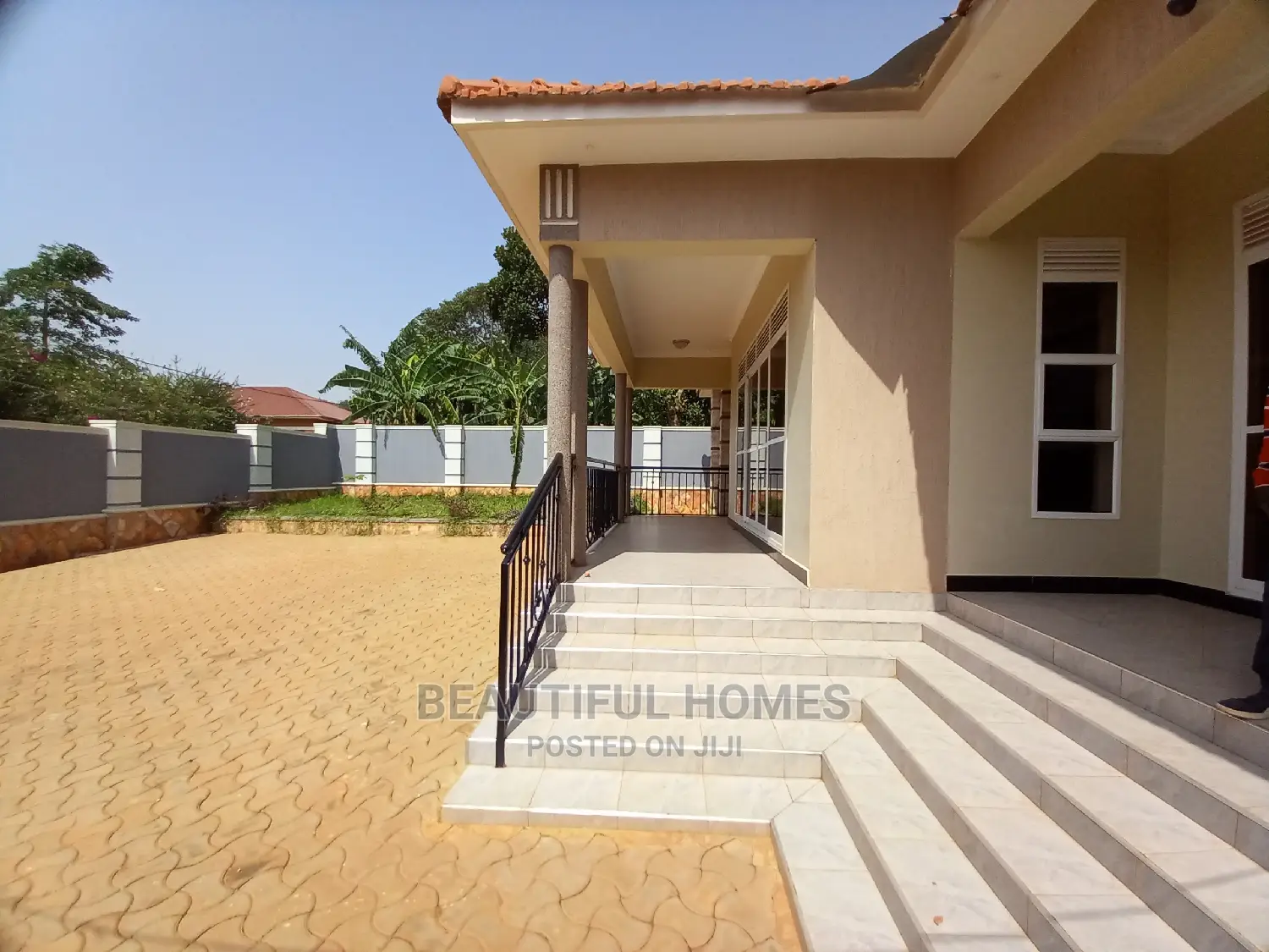 Furnished 4bdrm Bungalow in Kira Organised for Sale
