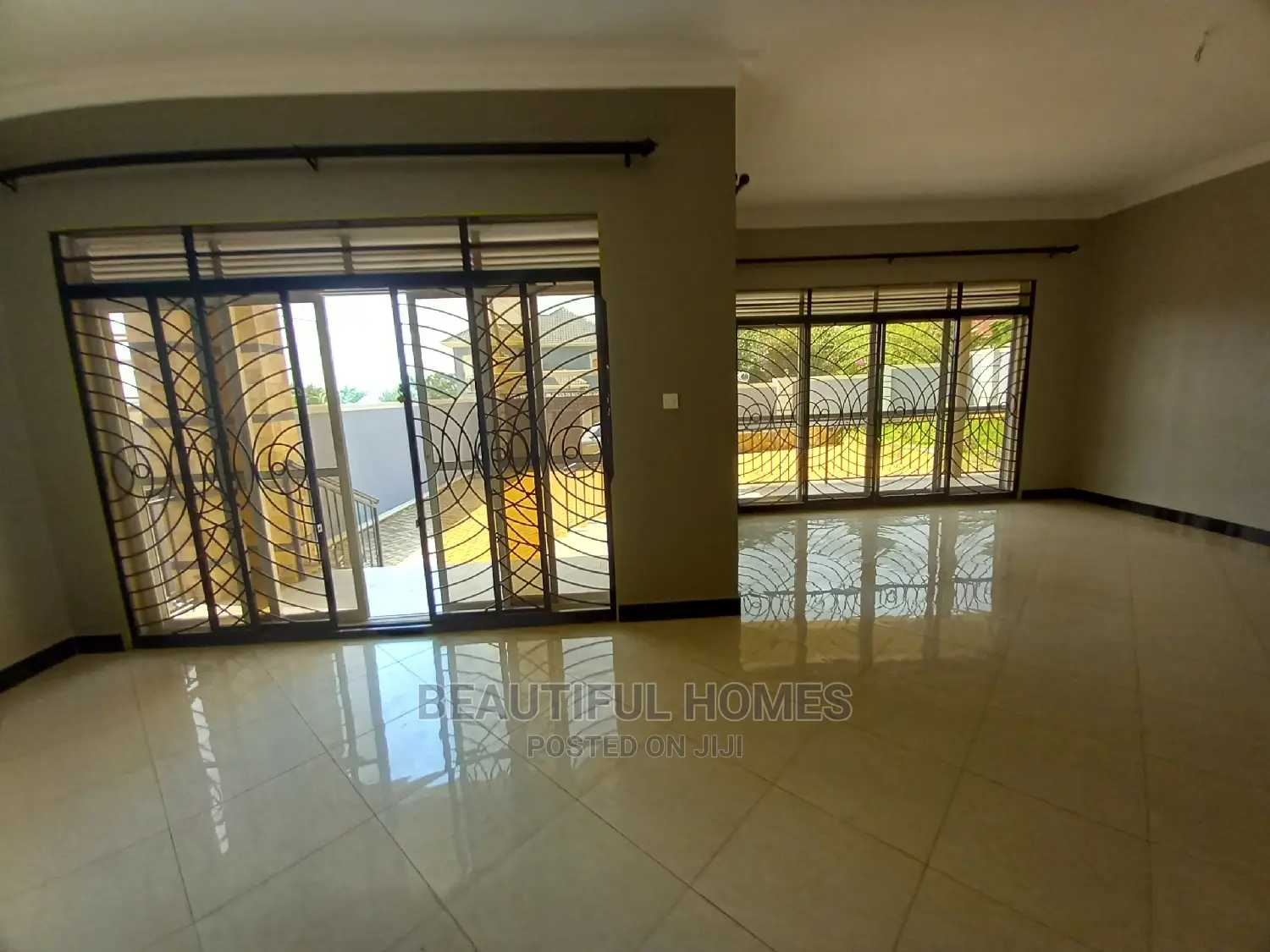 Furnished 4bdrm Bungalow in Kira Organised for Sale