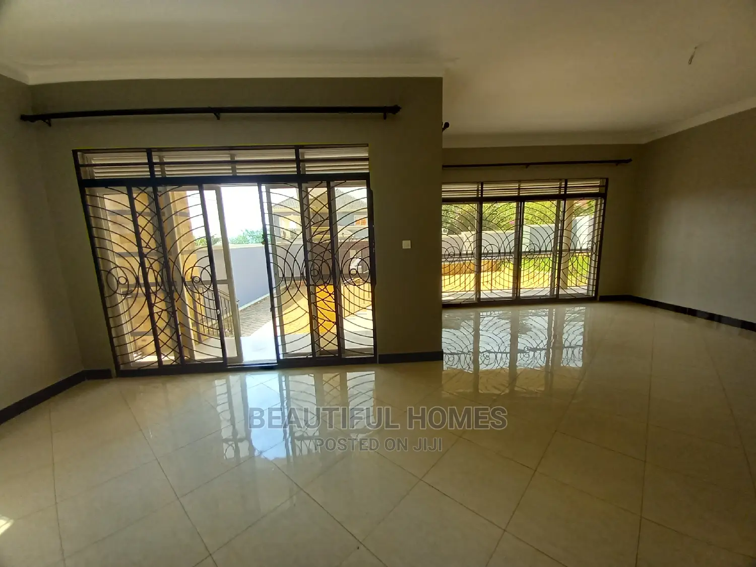Furnished 4bdrm Bungalow in Kira Organised for Sale