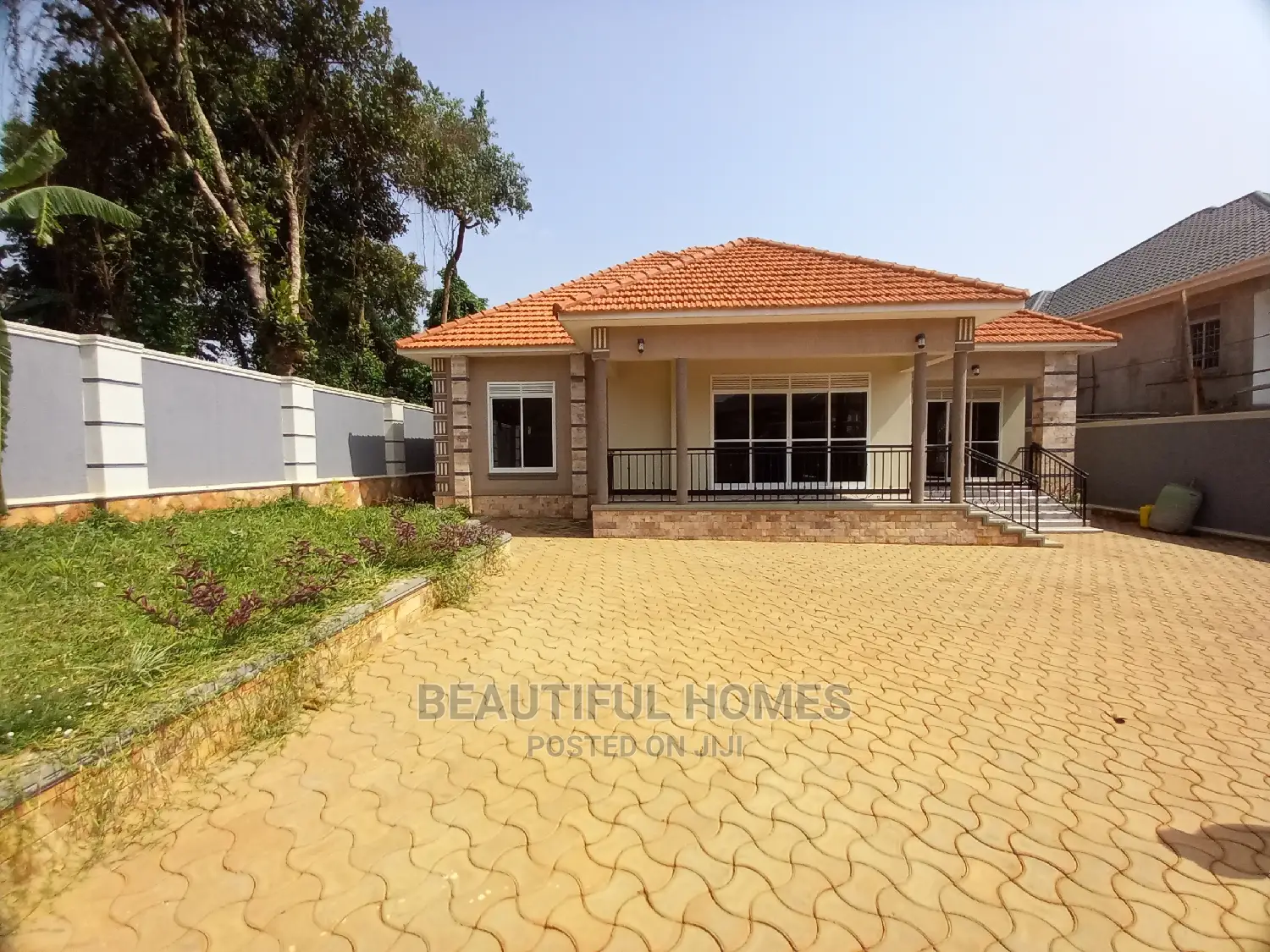 Furnished 4bdrm Bungalow in Kira Organised for Sale