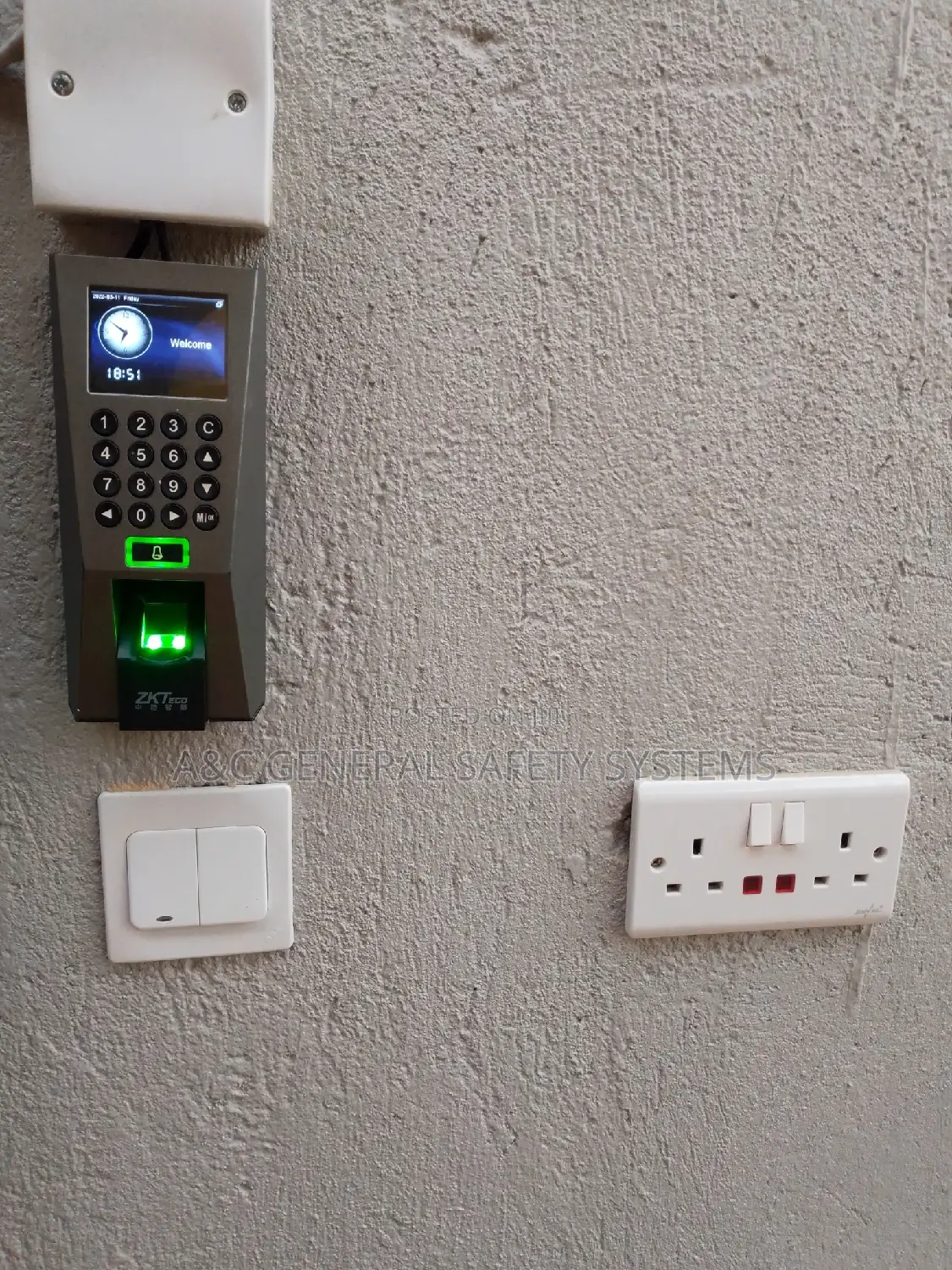 Time and Attendance Reader Biometric System and Software