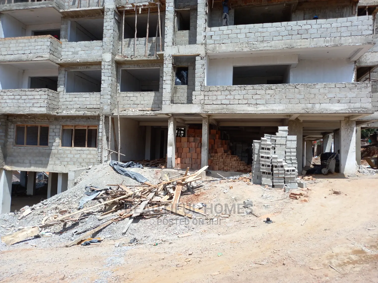 Furnished 3bdrm Condo in Mutungo Corporate, Nakawa for Sale