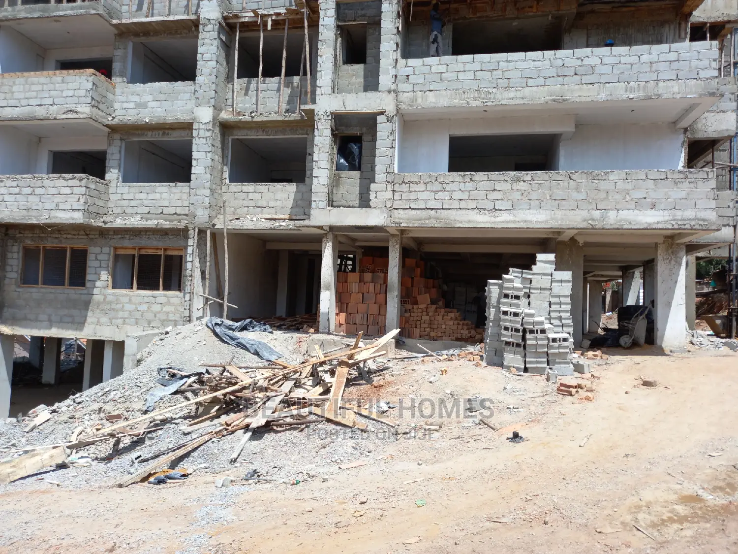 Furnished 2bdrm Condo in Mutungo, Central Division for Sale
