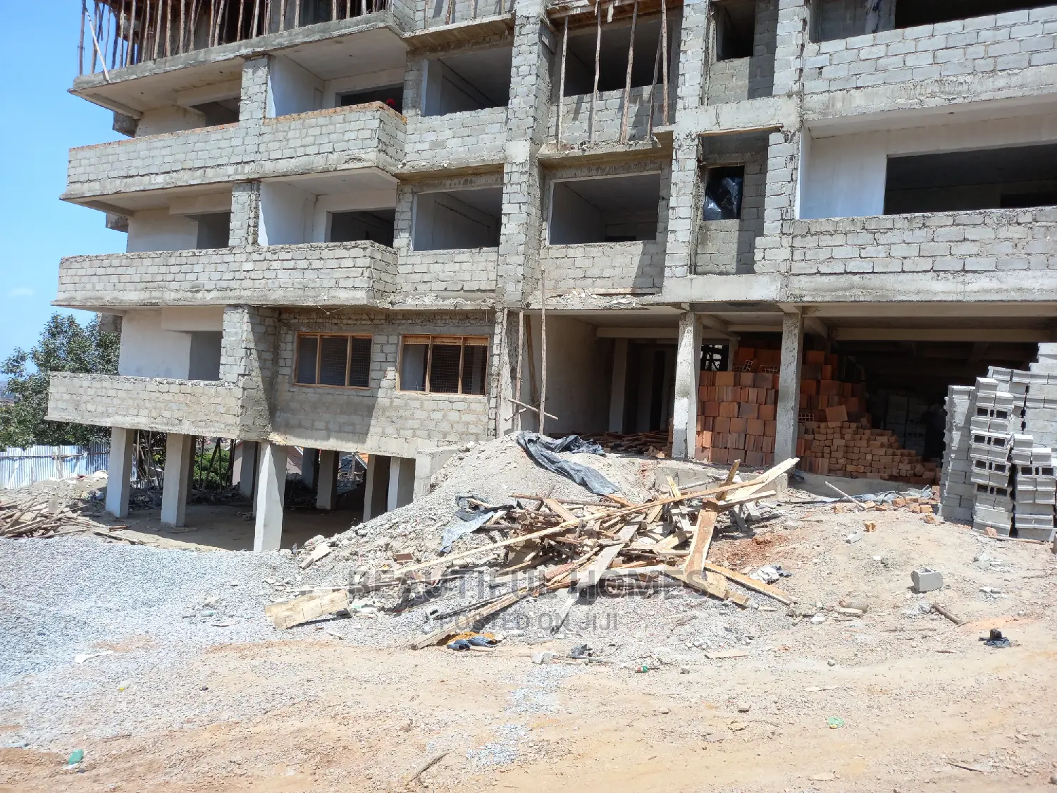 Furnished 2bdrm Condo in Mutungo, Central Division for Sale