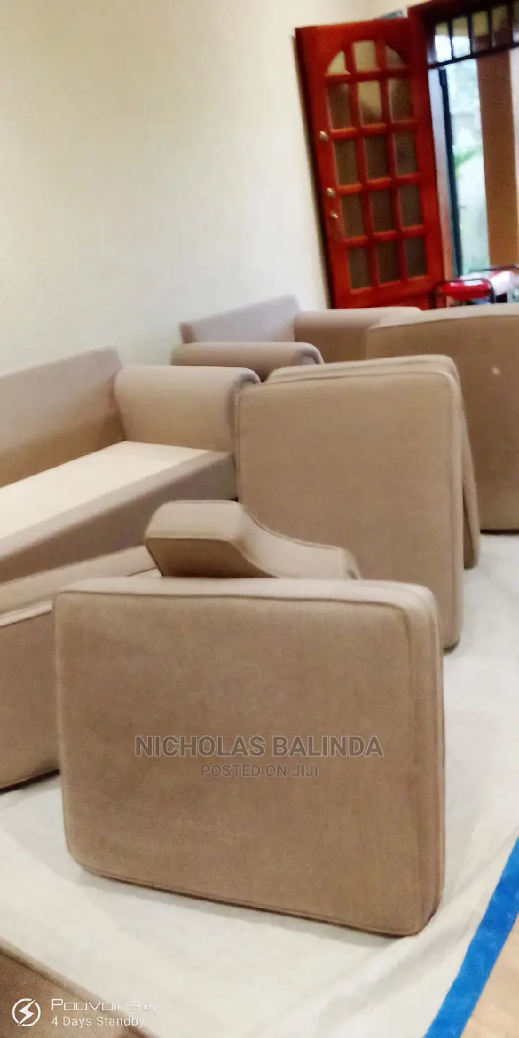 We Do Clean Chairs , Carpets, Matterless and We Do Good Work