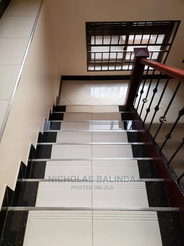 We Do Gernal Cleaning in House , Apartments ,Offices