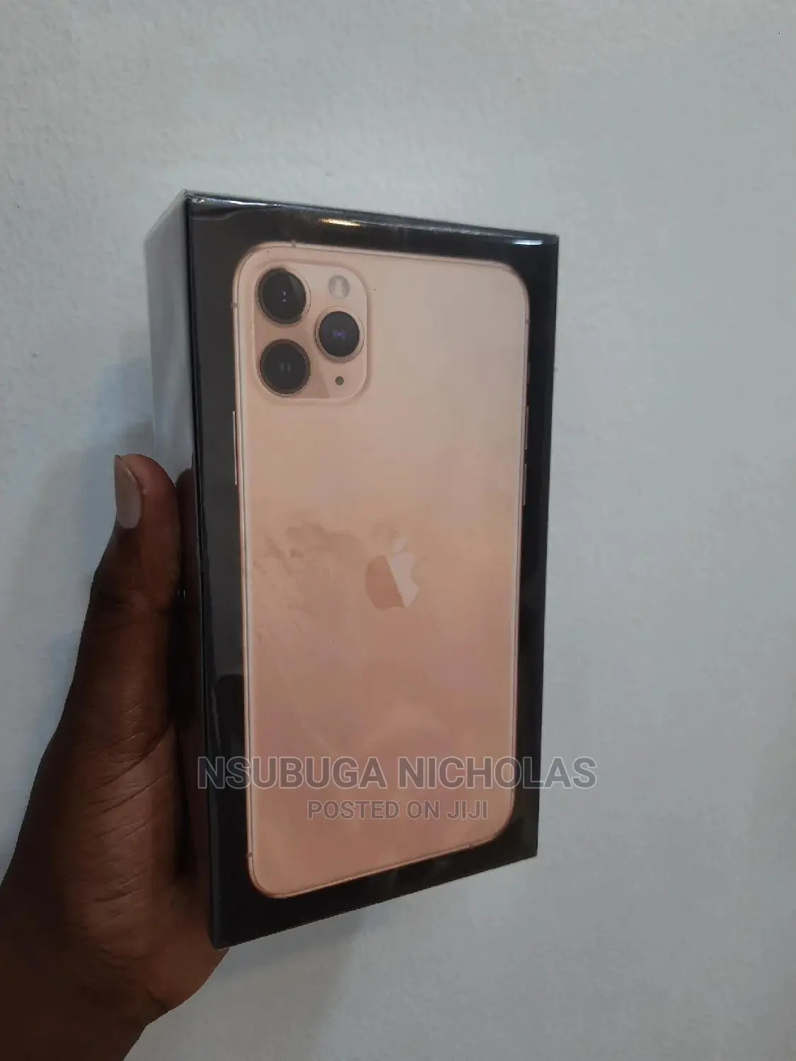 New Apple iPhone 11 Pro Max 64 GB Gold