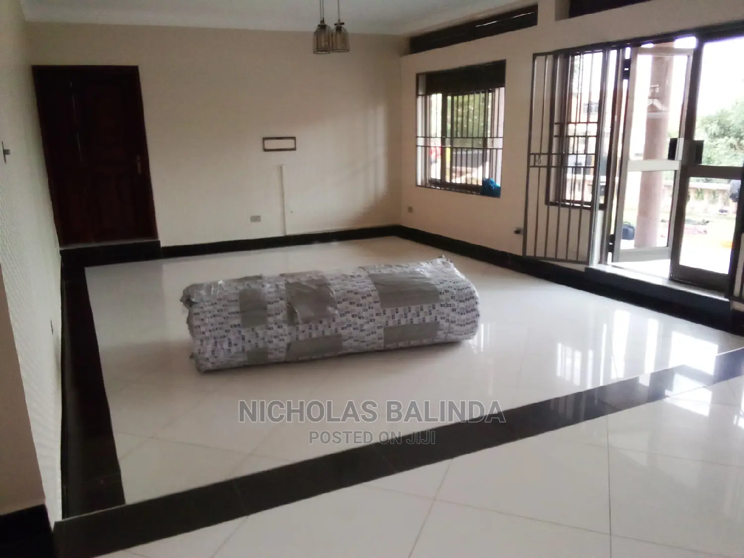 We Do Gernal Cleaning in the House , Apartments , Offices