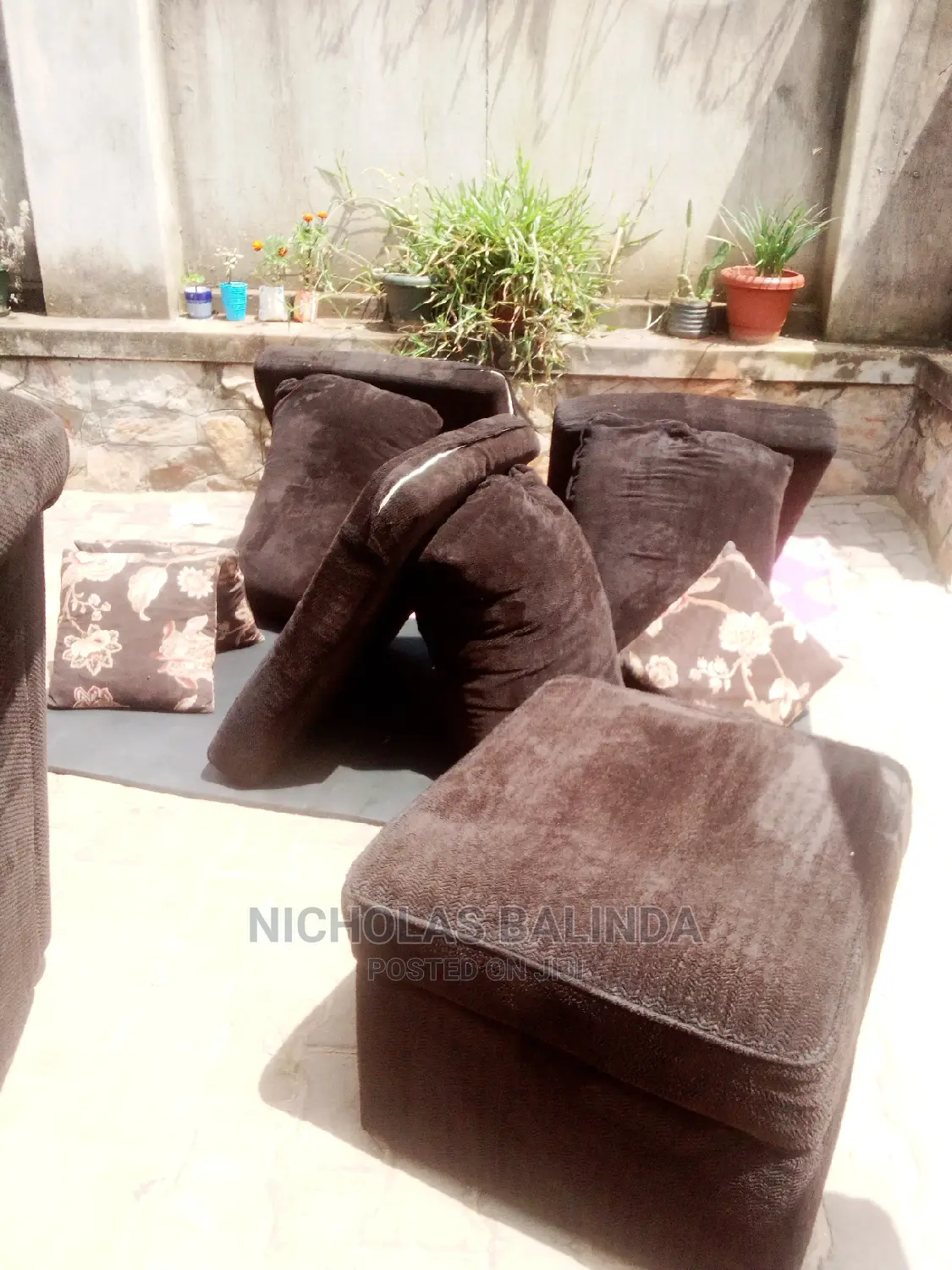 We Do Clean Chairs Using the Machine at Low Price