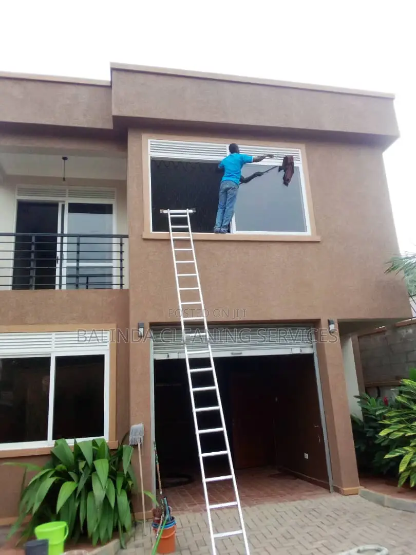 We General Cleaning on the Houses Like Cleaning Mirrors