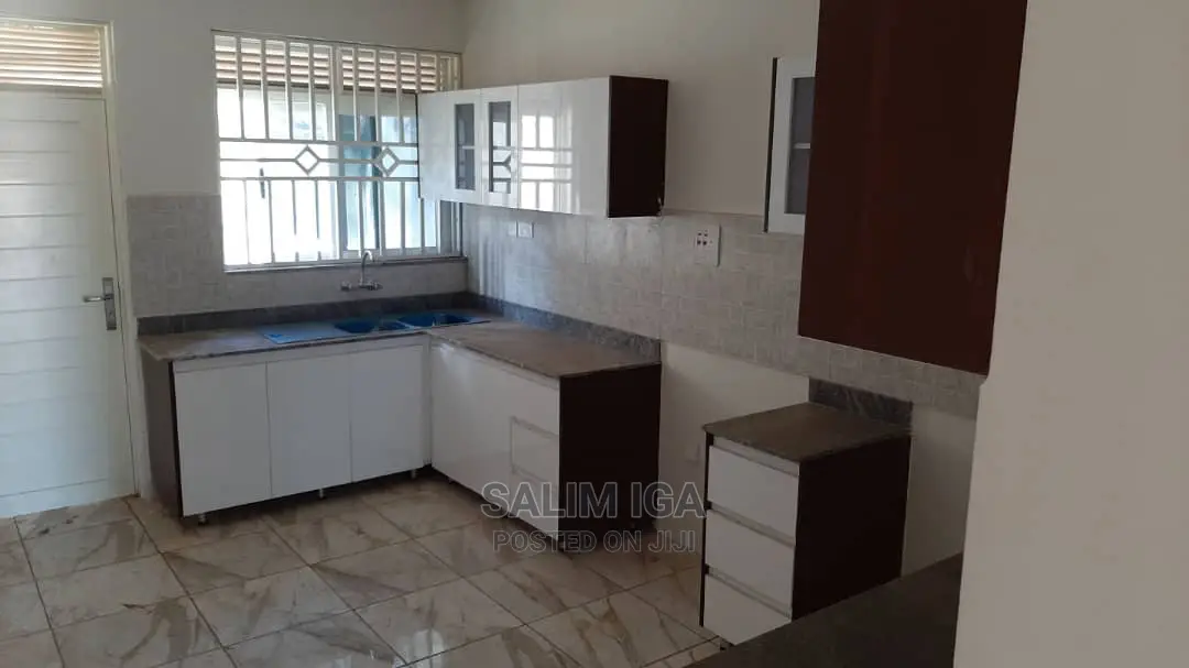 4bdrm Townhouse/Terrace in Kololo Property, Central Division for Sale