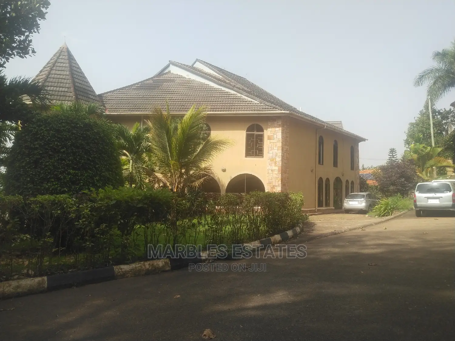 10bdrm Mansion in Naguru, Central Division for Rent