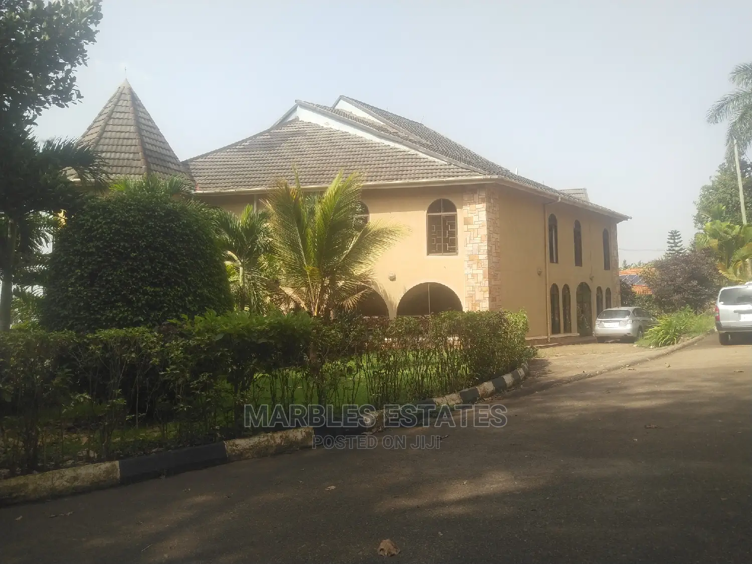 10bdrm Mansion in Naguru, Central Division for Rent